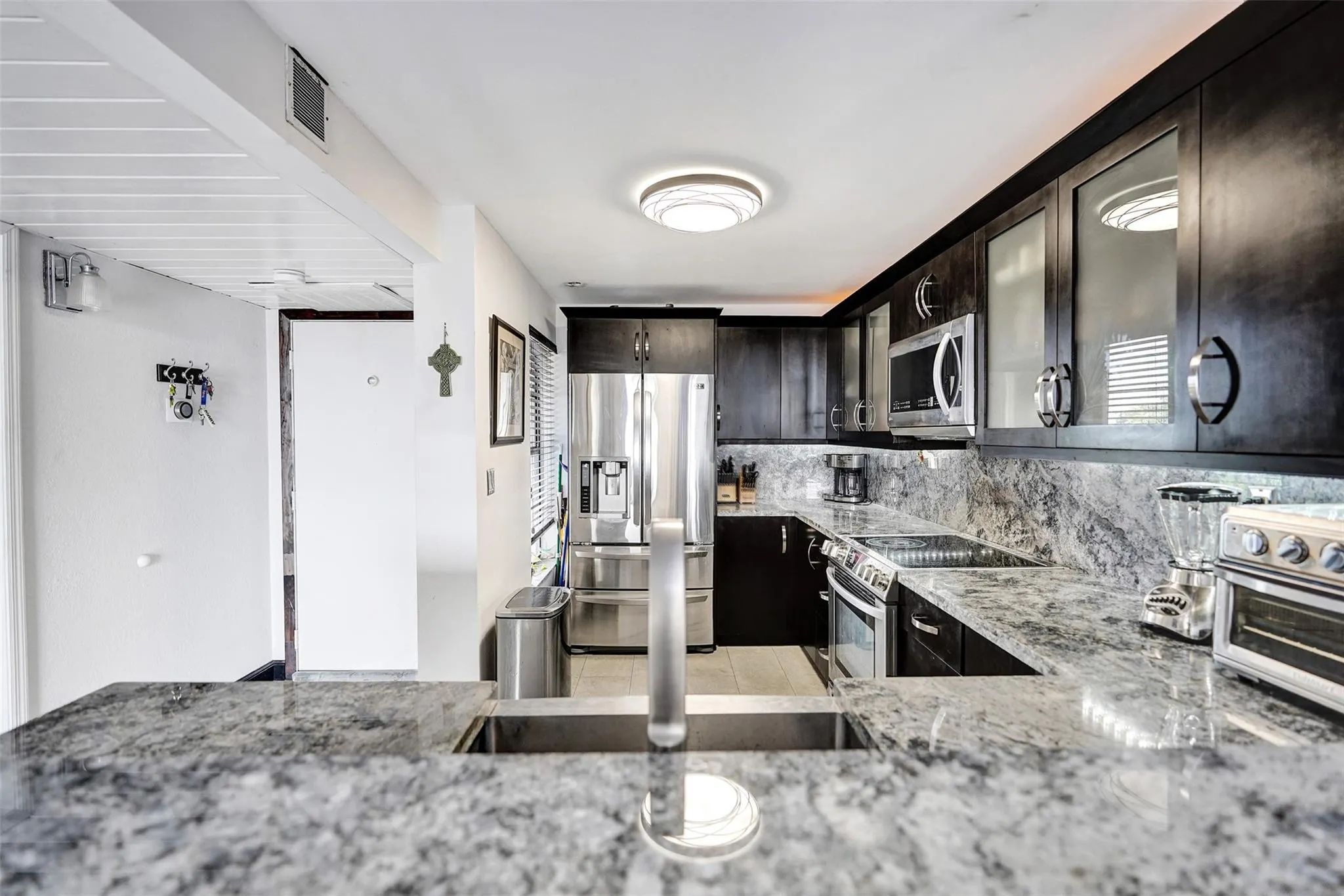 13 Royal Palm Way, #5050