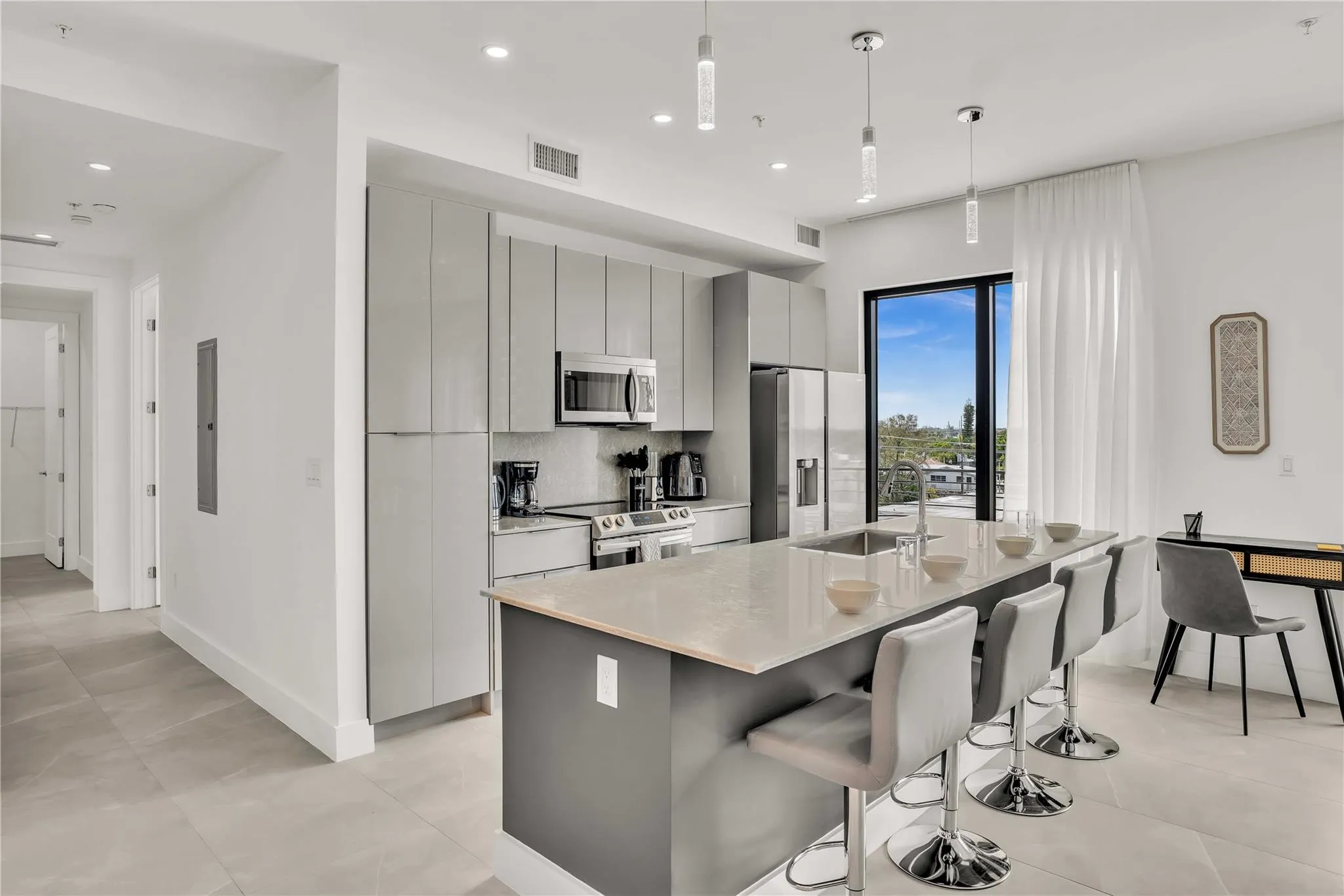 2100 Miami Rd, #301