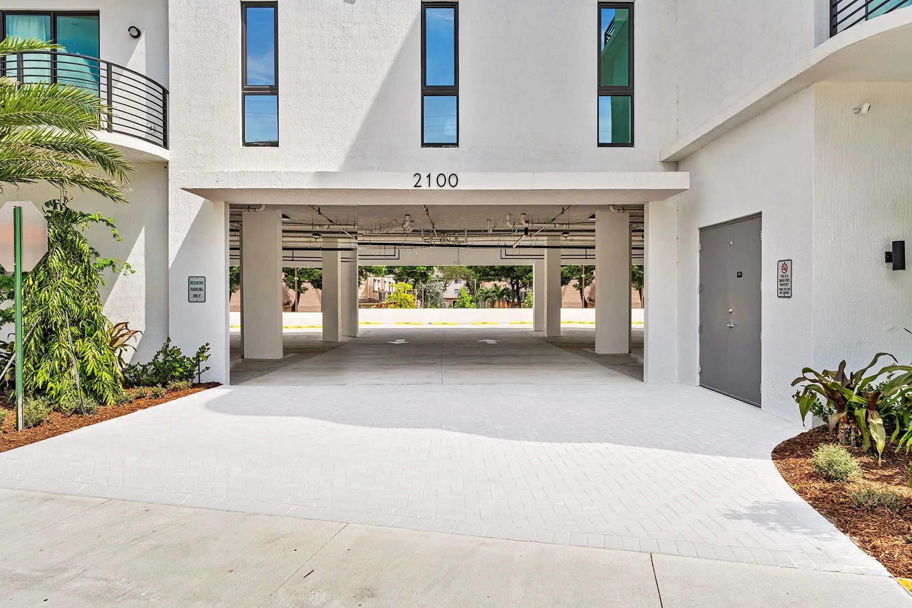 2100 Miami Rd, #301
