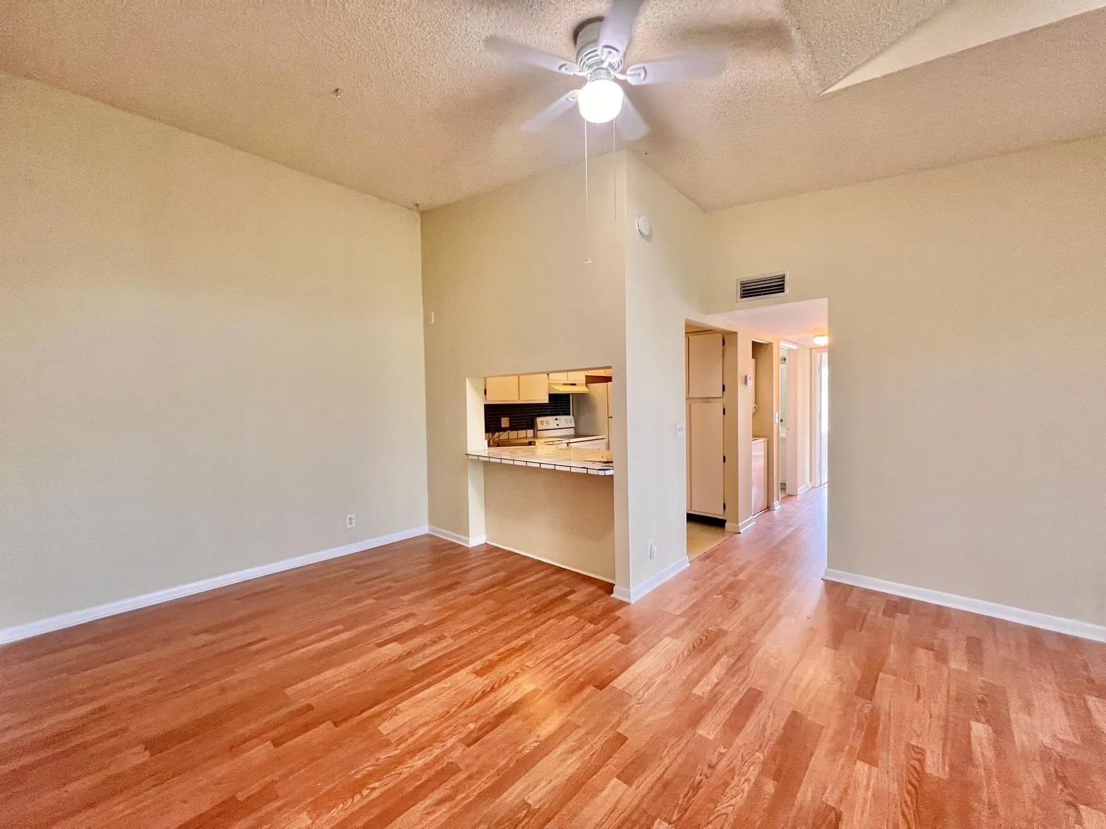 1009 Green Pine Blvd, #H3