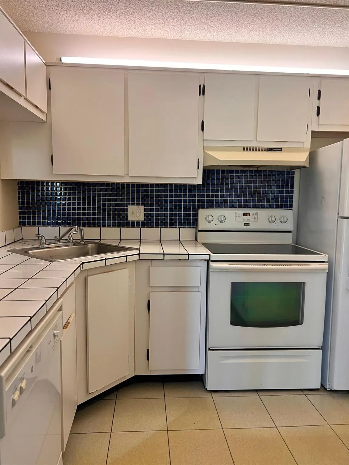 1009 Green Pine Blvd, #H3