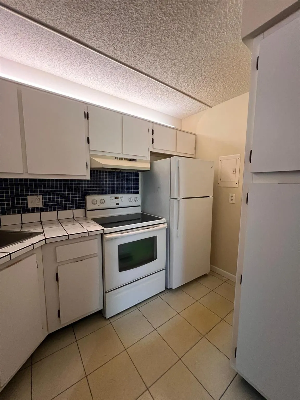 1009 Green Pine Blvd, #H3
