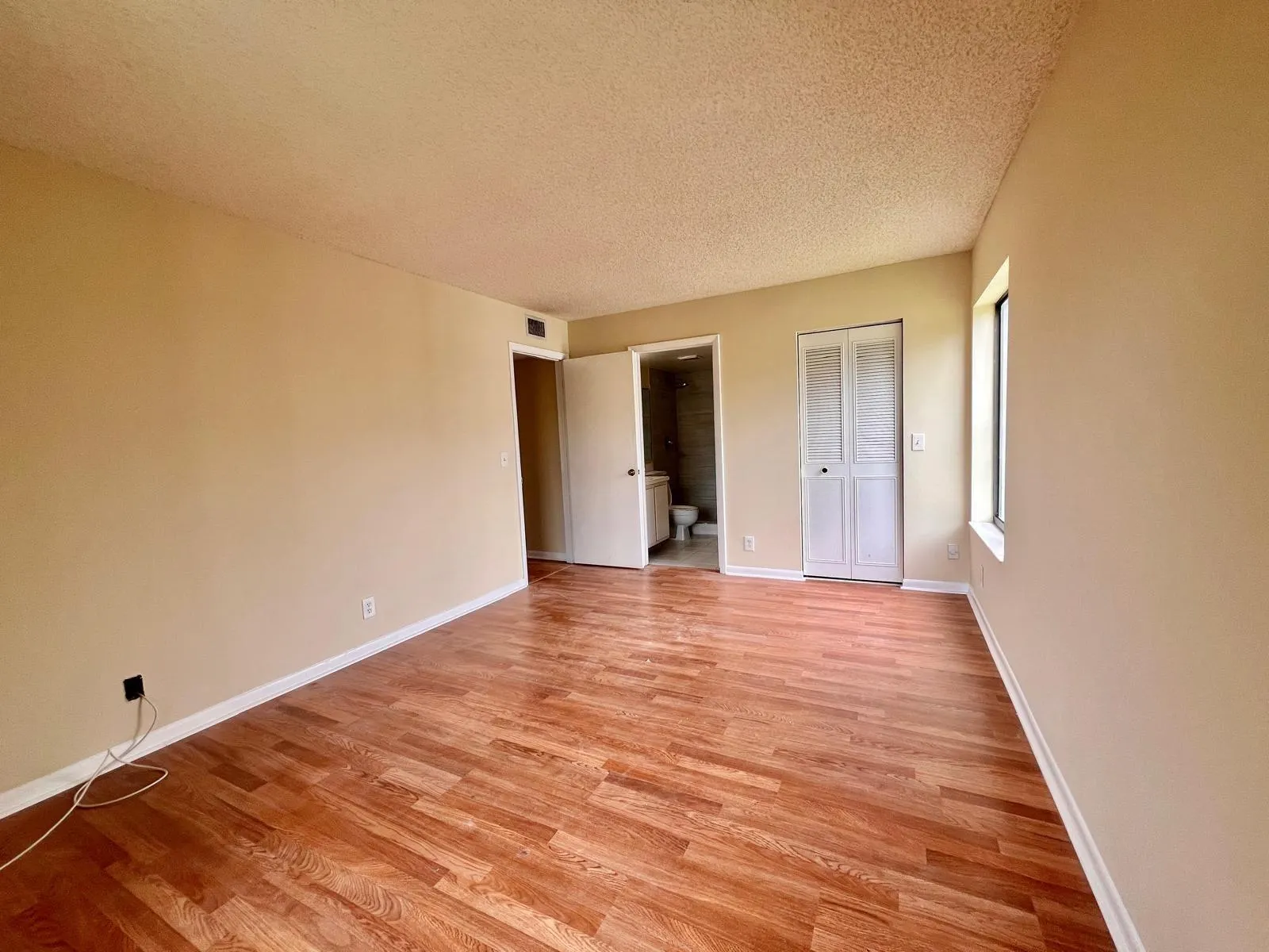 1009 Green Pine Blvd, #H3