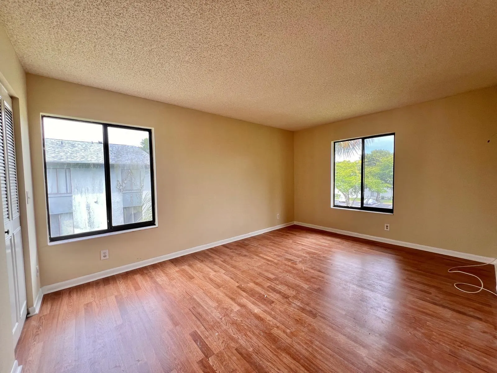 1009 Green Pine Blvd, #H3