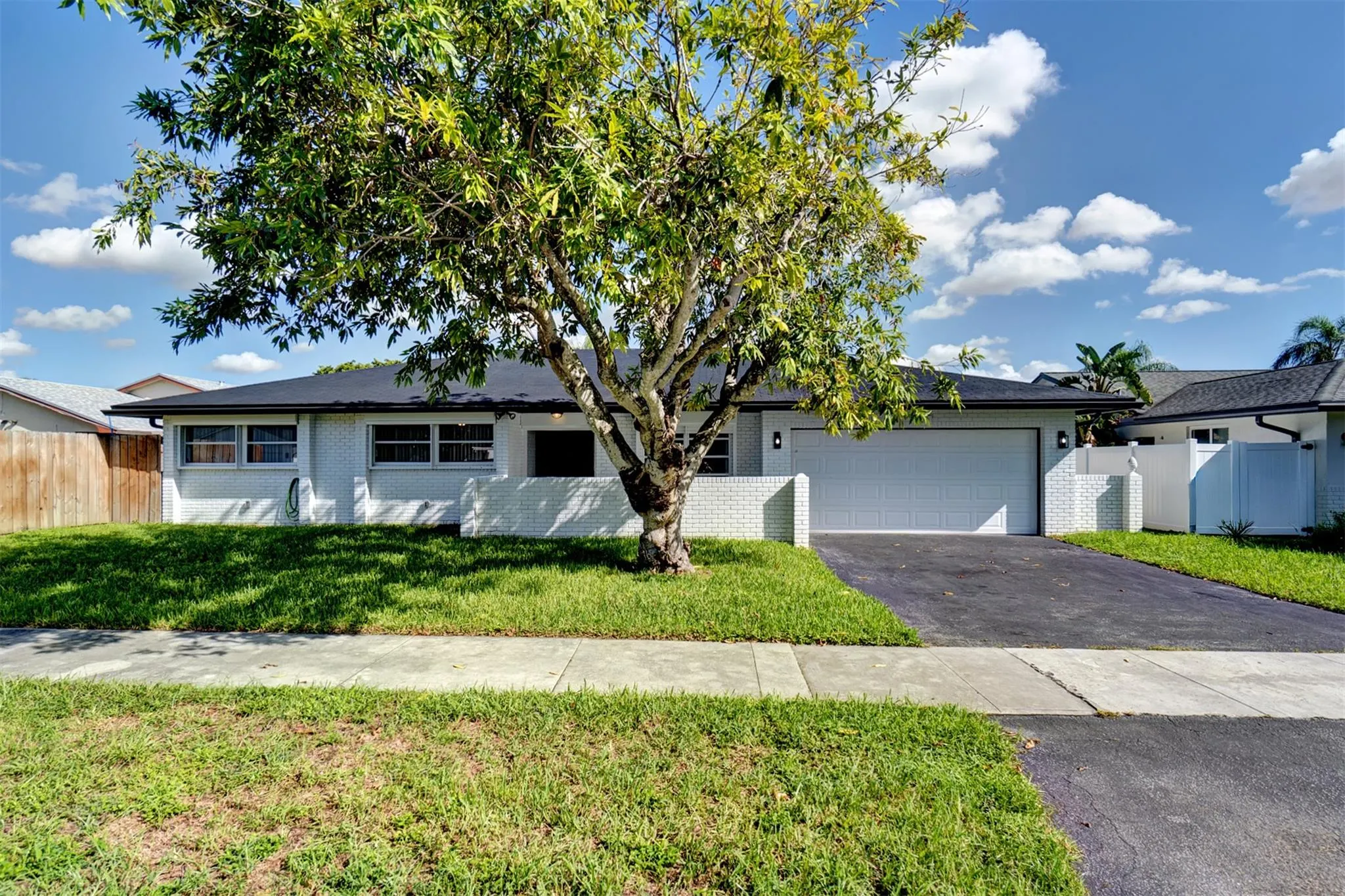 1921 NW 40th Ct