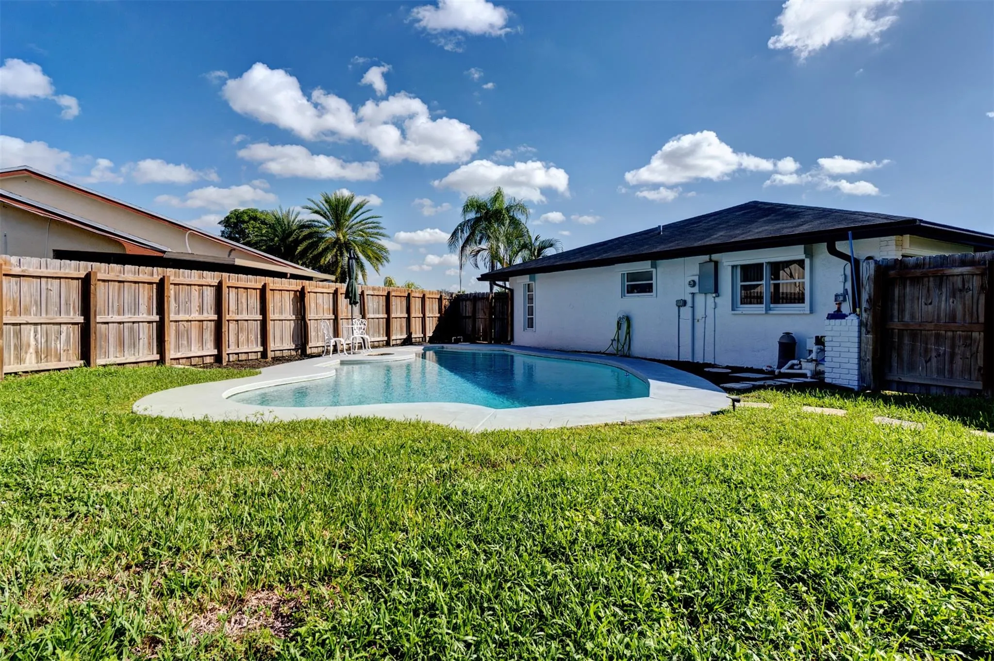 1921 NW 40th Ct