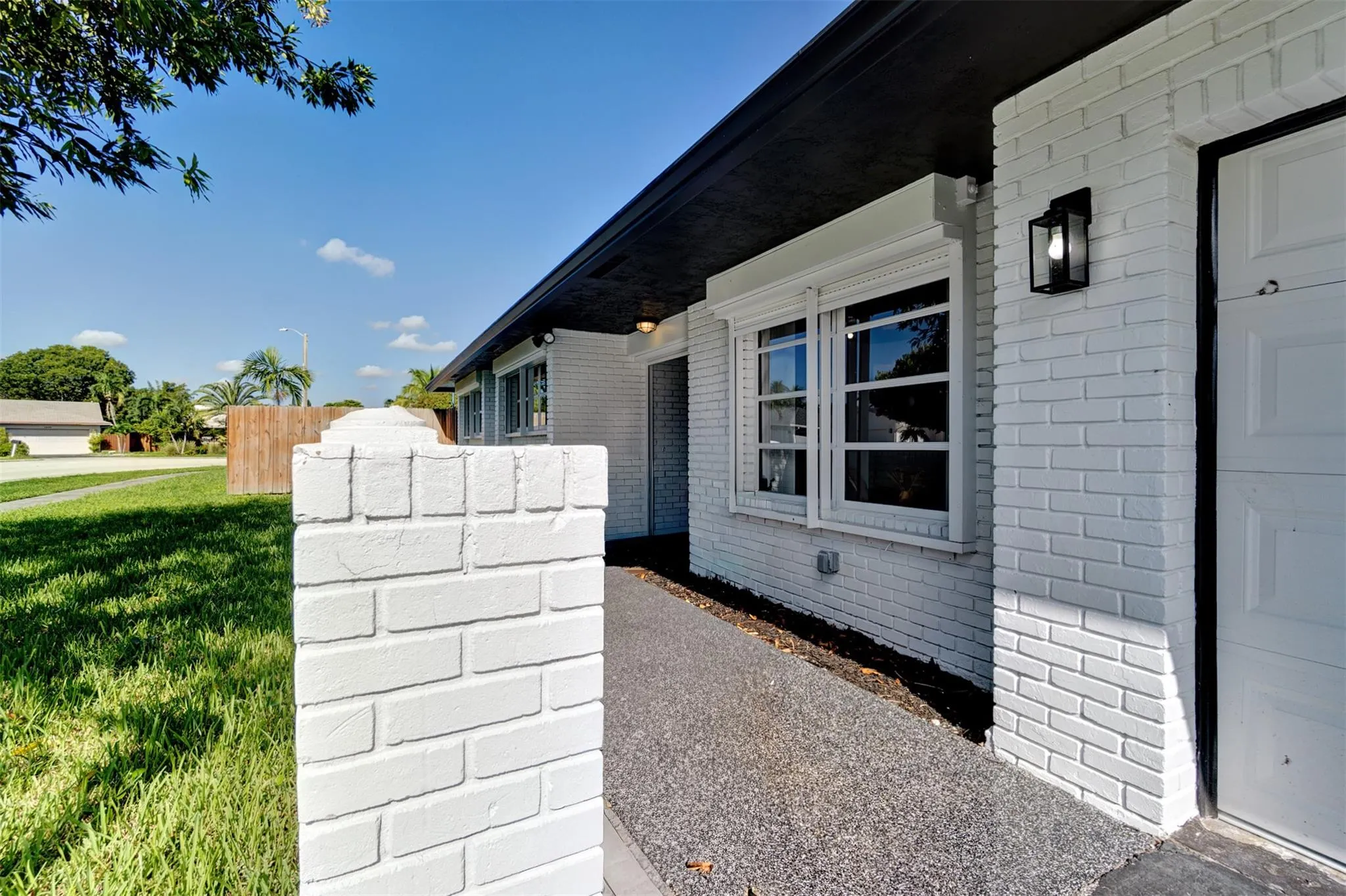 1921 NW 40th Ct