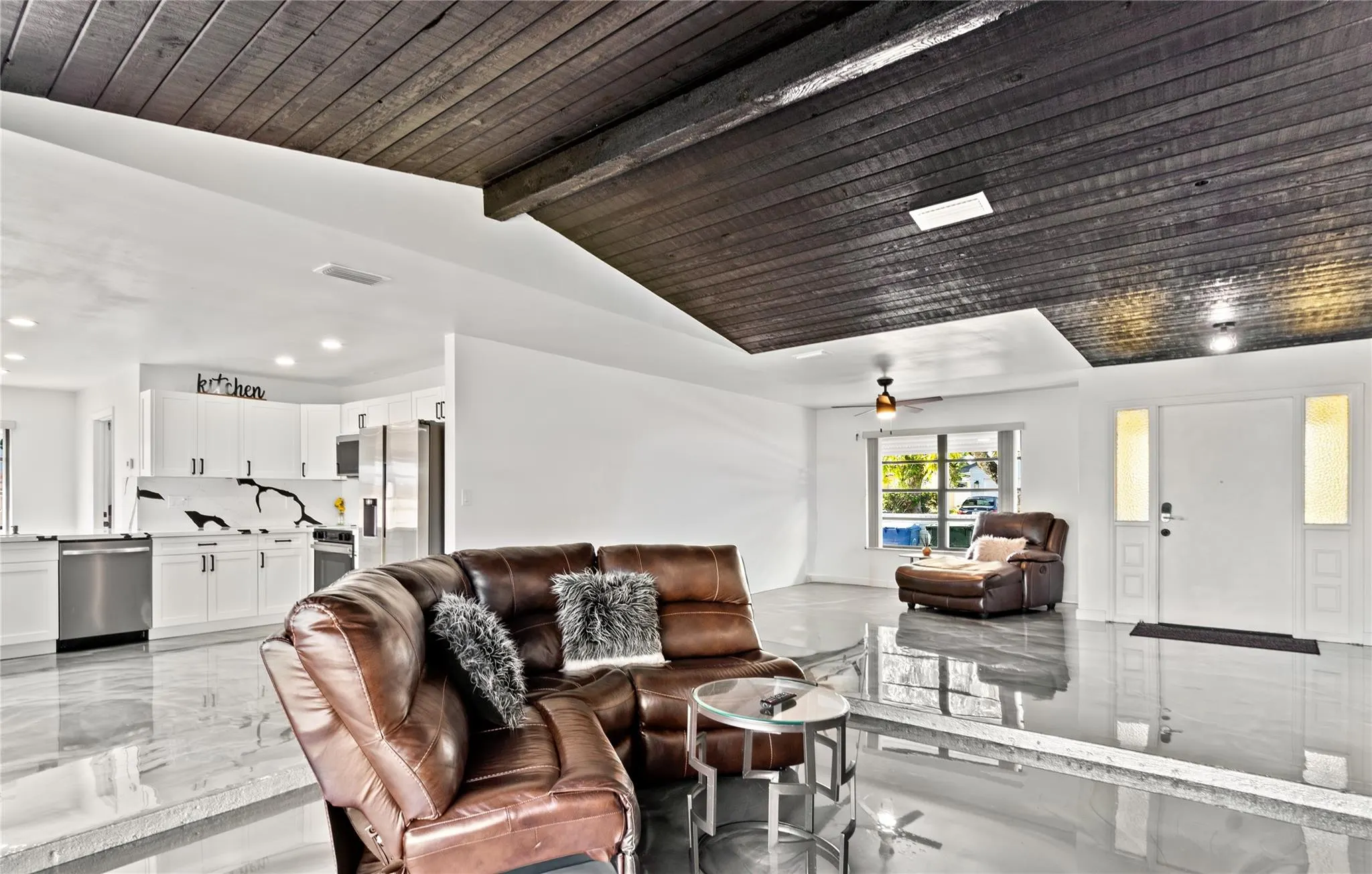 1921 NW 40th Ct