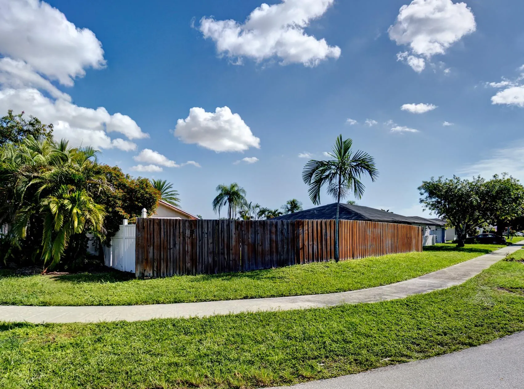 1921 NW 40th Ct