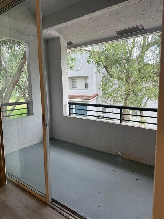 741 Lyons Rd, #17207