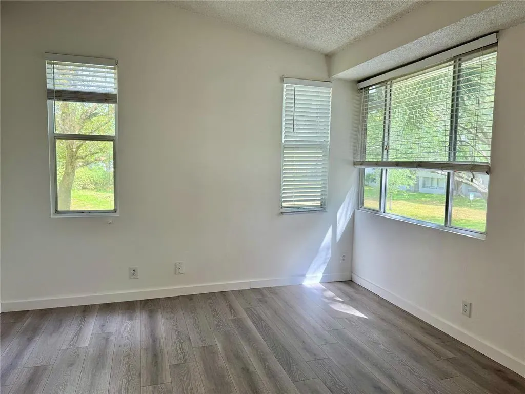 741 Lyons Rd, #17207
