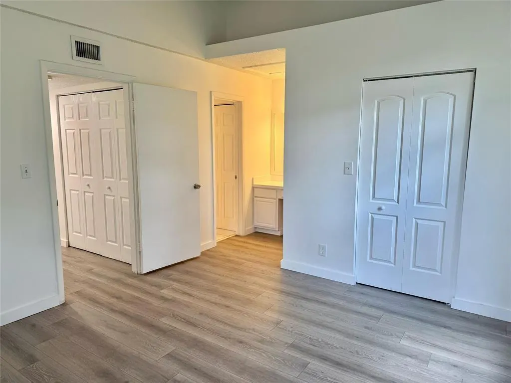741 Lyons Rd, #17207