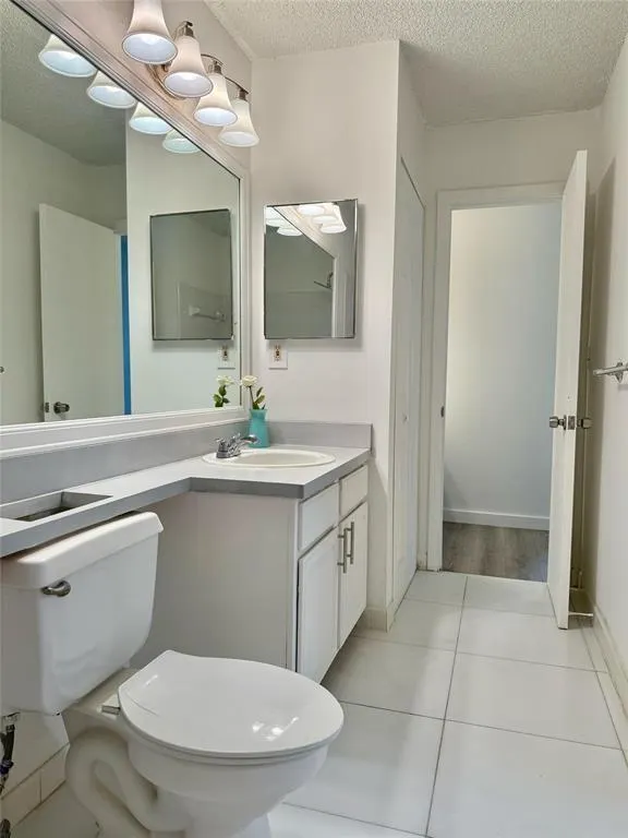 741 Lyons Rd, #17207