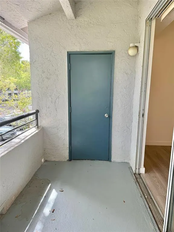 741 Lyons Rd, #17207