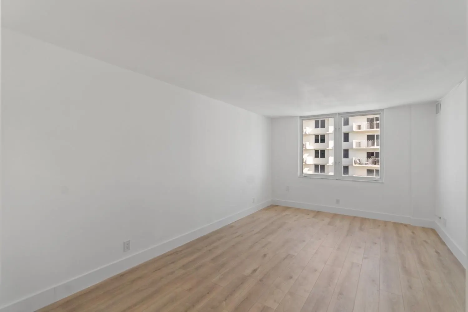 3221 S Ocean Blvd, #806