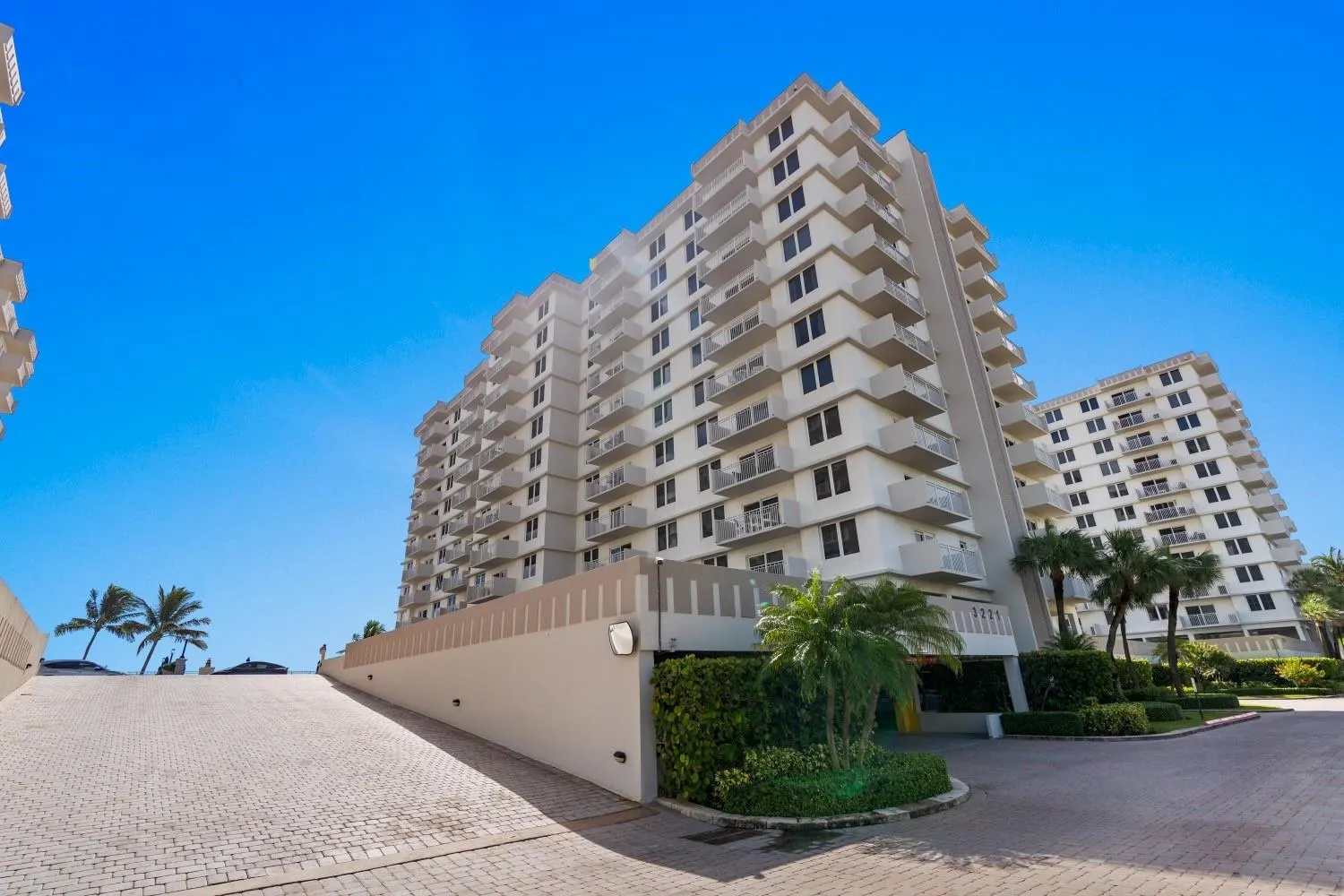 3221 S Ocean Blvd, #806