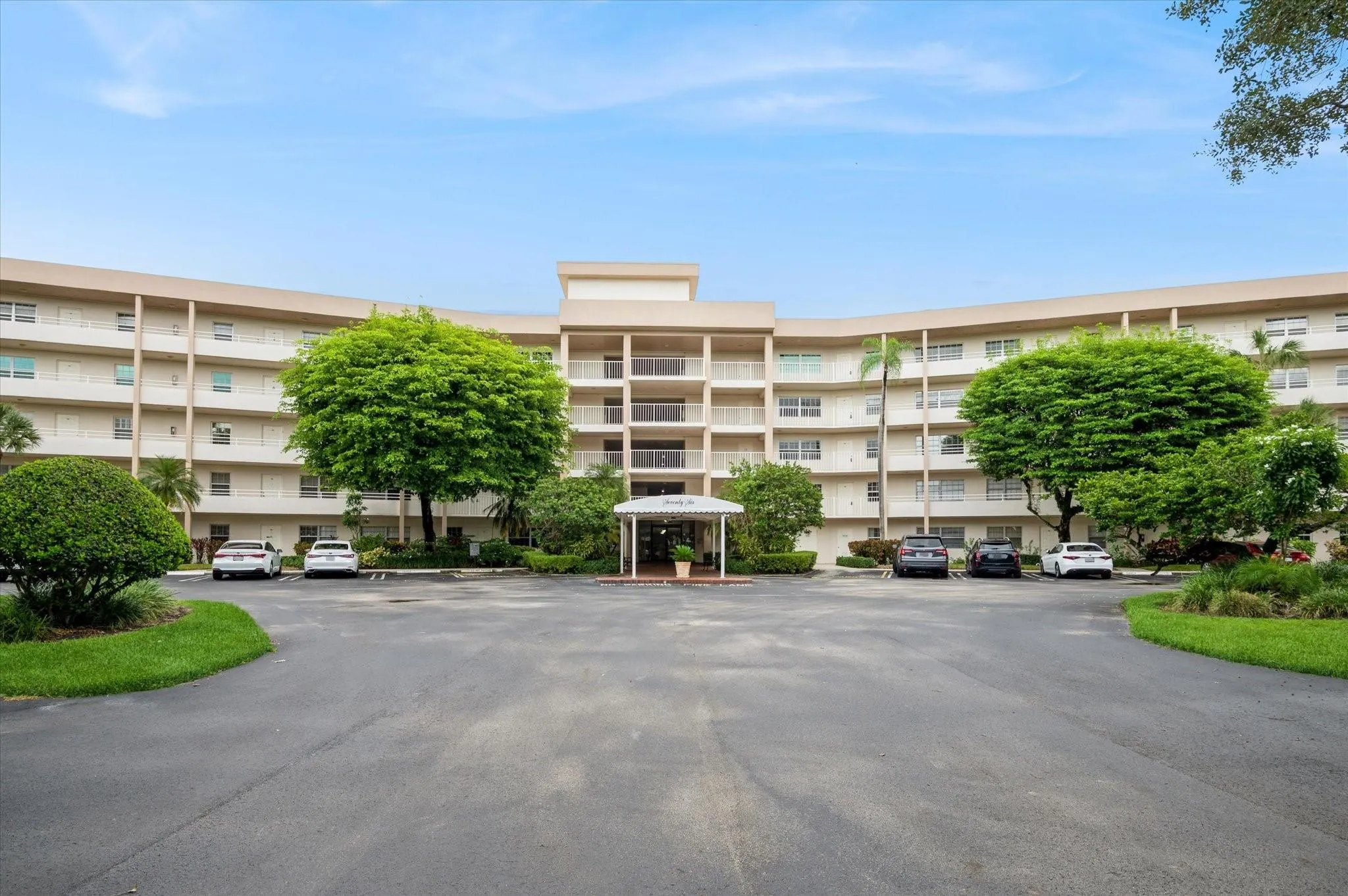 3900 Oaks Clubhouse Dr, #409