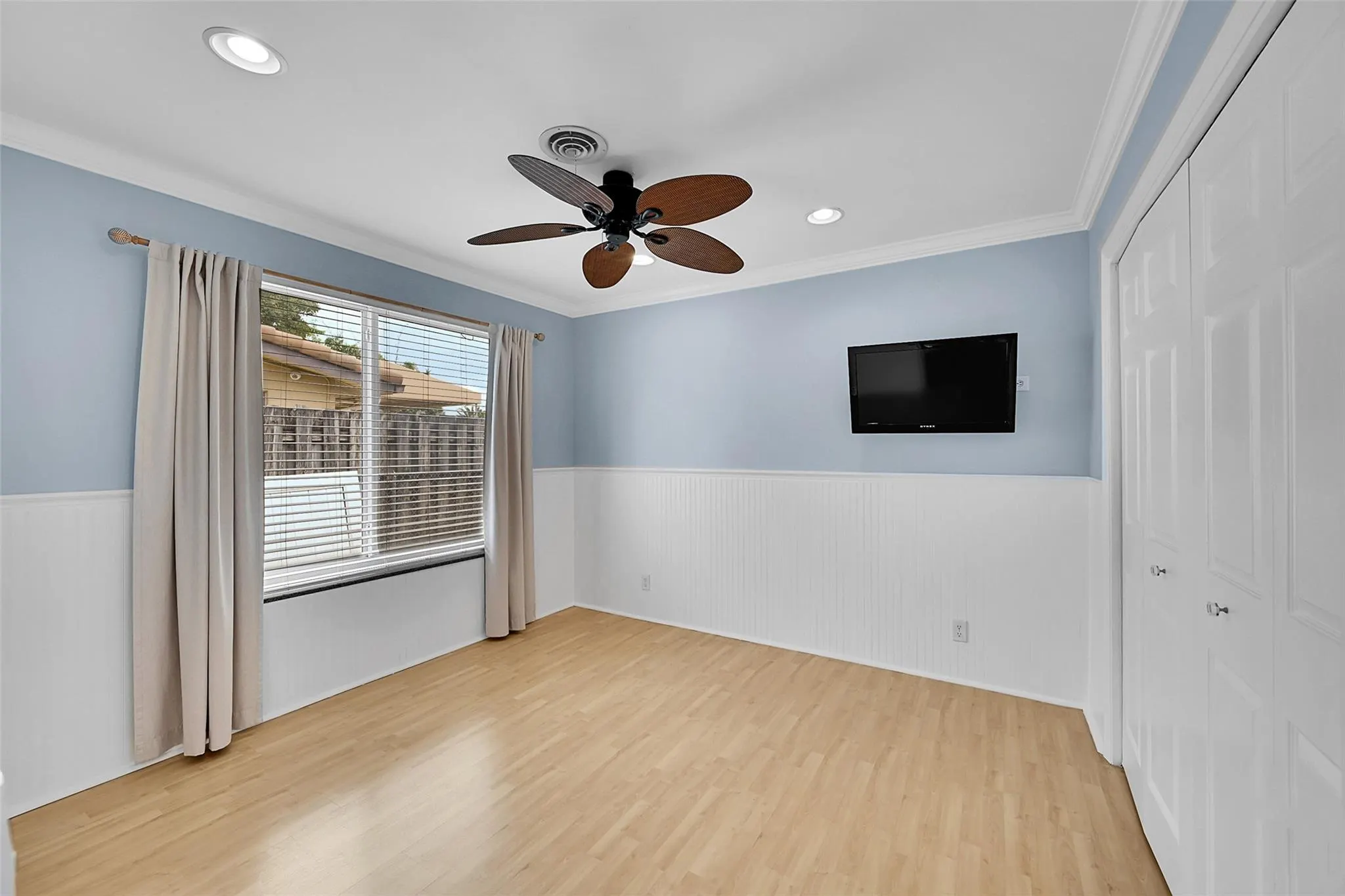800 SE 3rd Ter