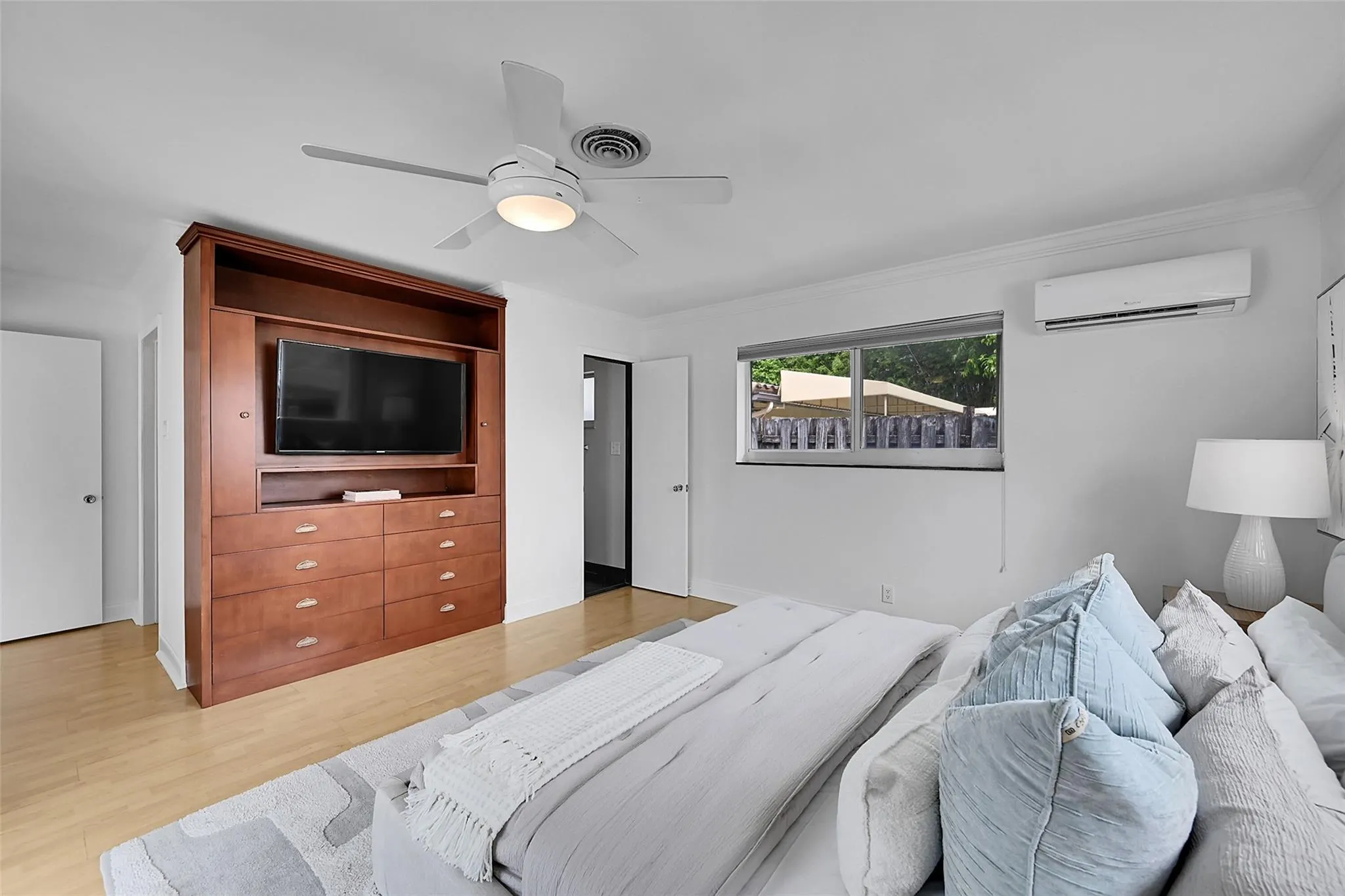 800 SE 3rd Ter