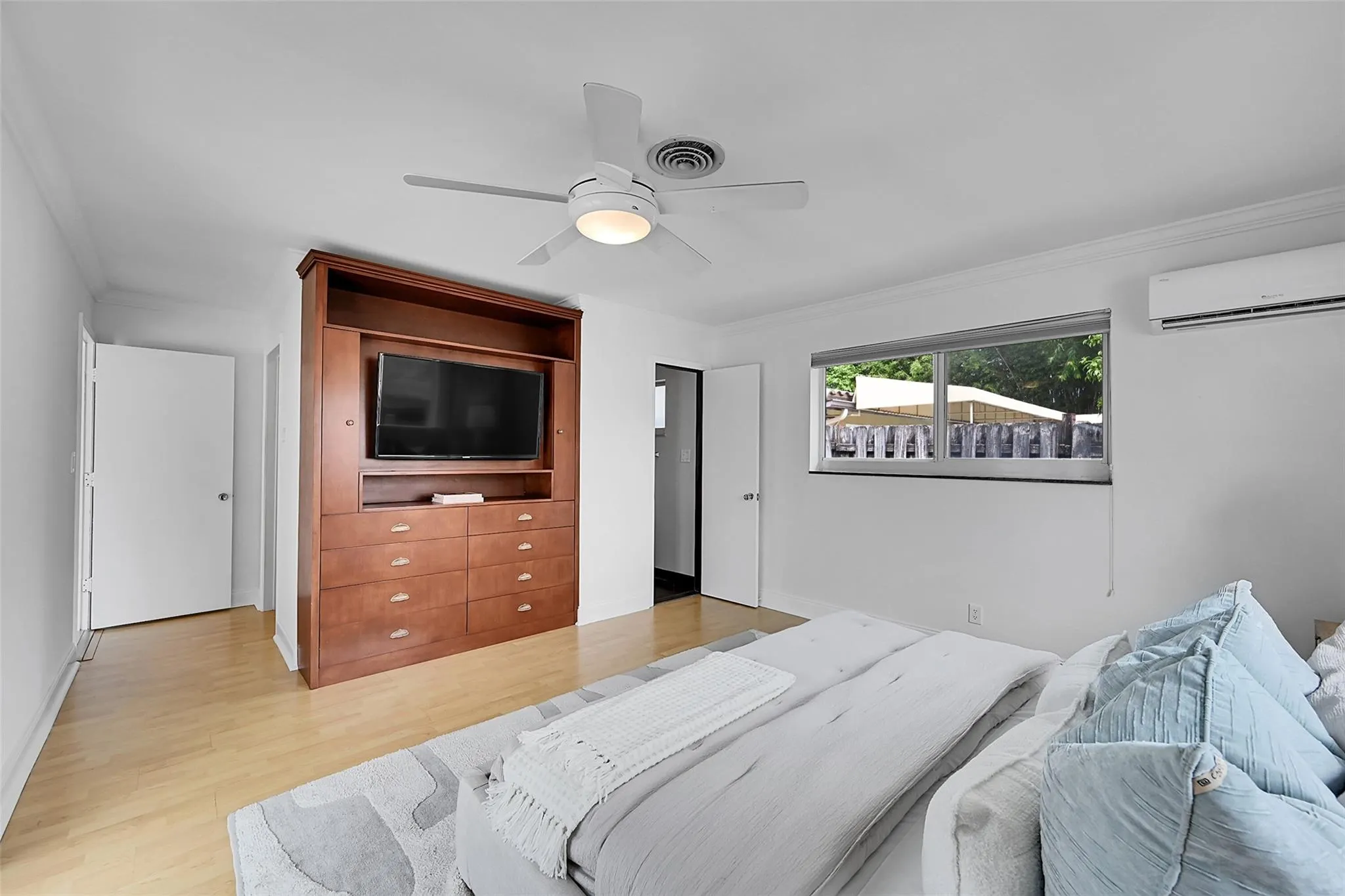 800 SE 3rd Ter