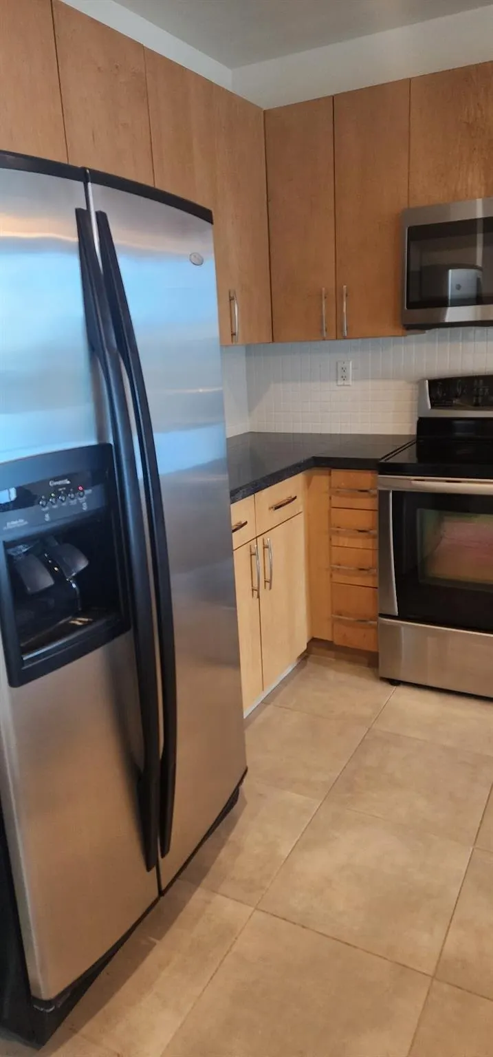 300 S Australian Ave, #403
