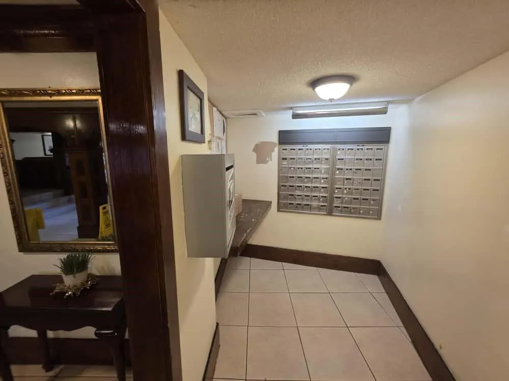 3760 Inverrary Dr, #3N