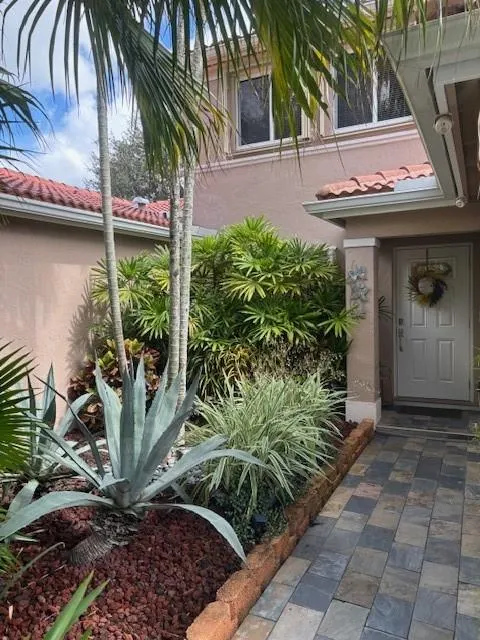1654 SW 109th Ter