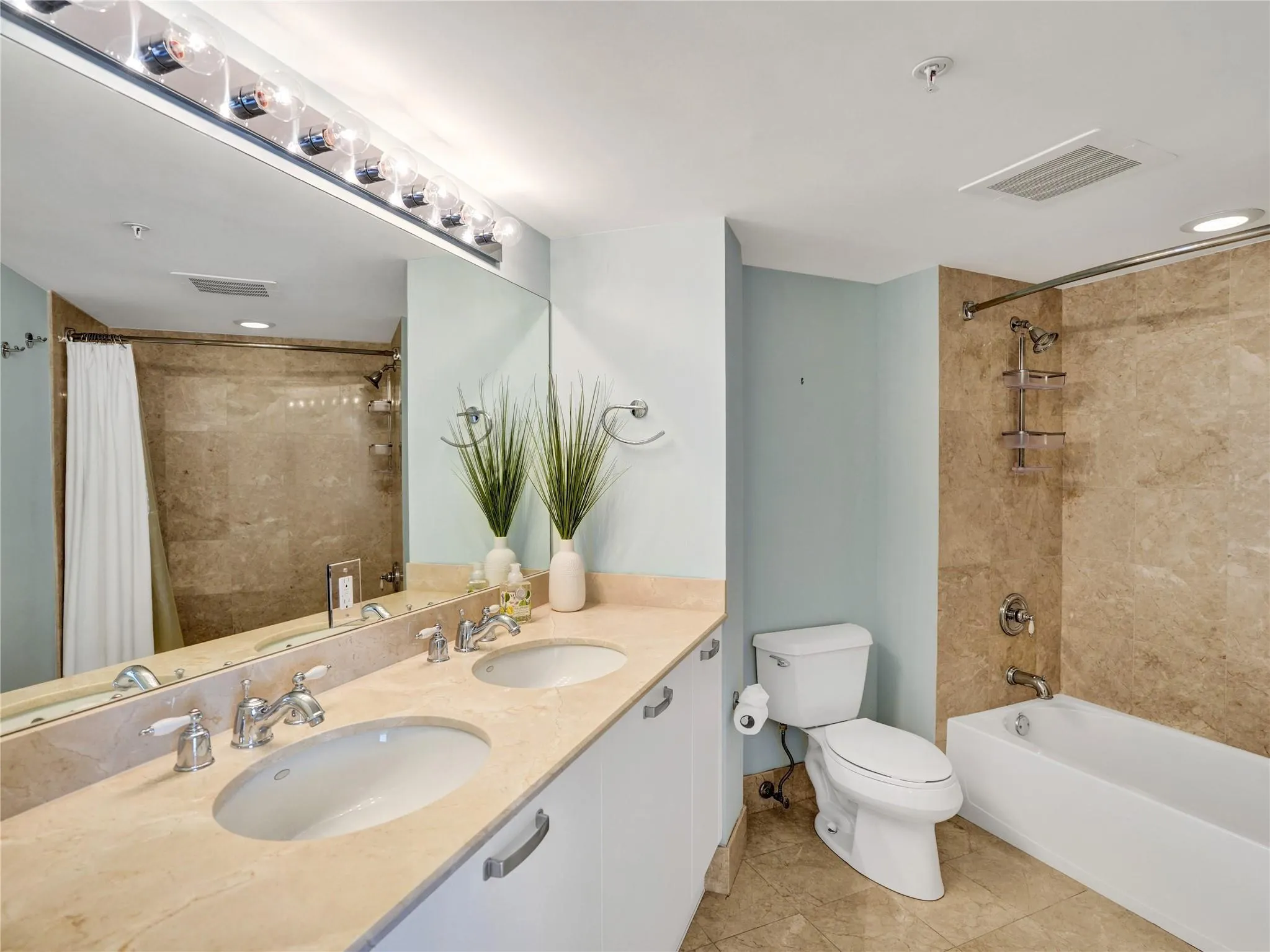 2001 N Ocean Blvd, #502