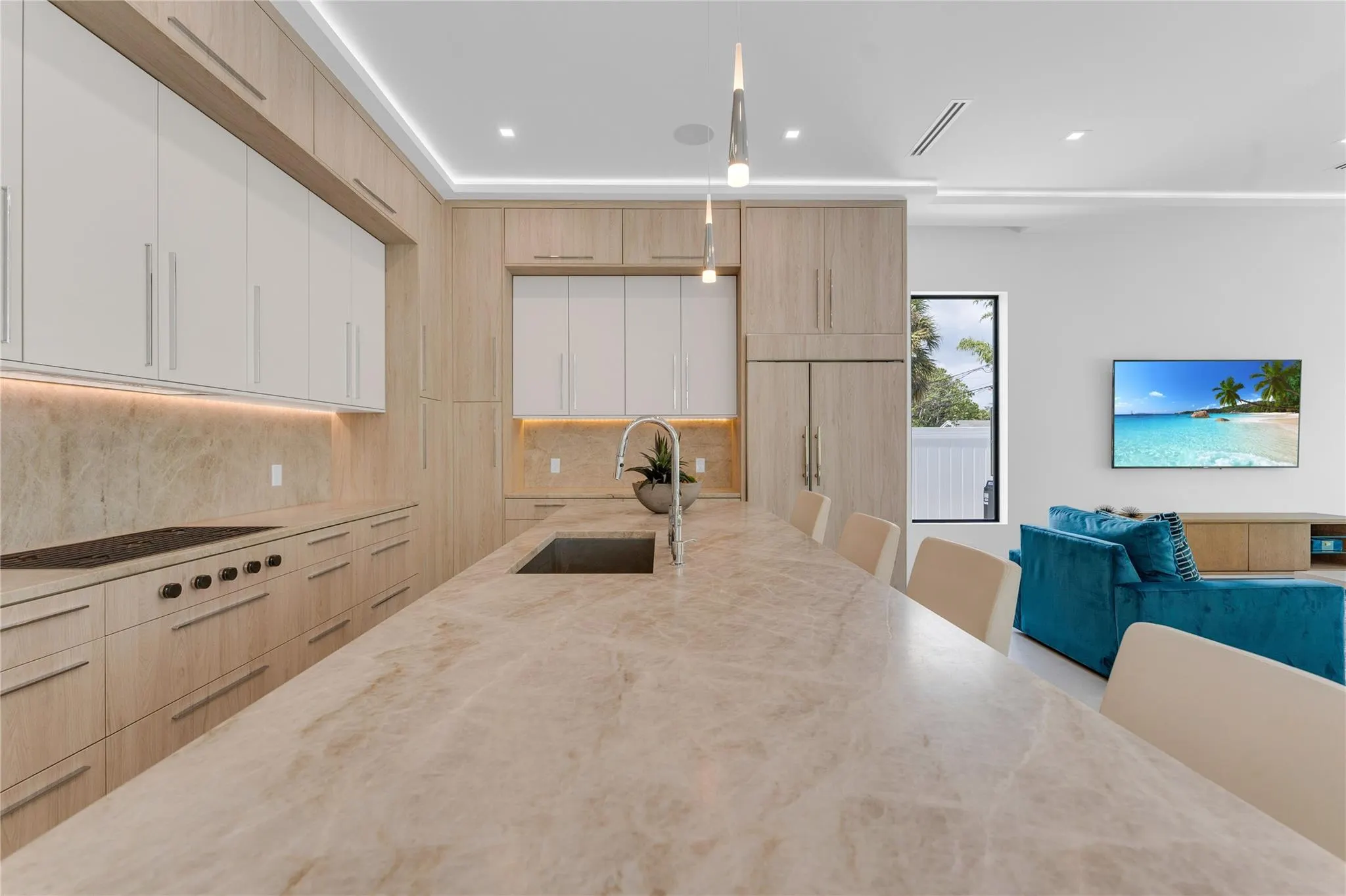 235 NE 11th Street