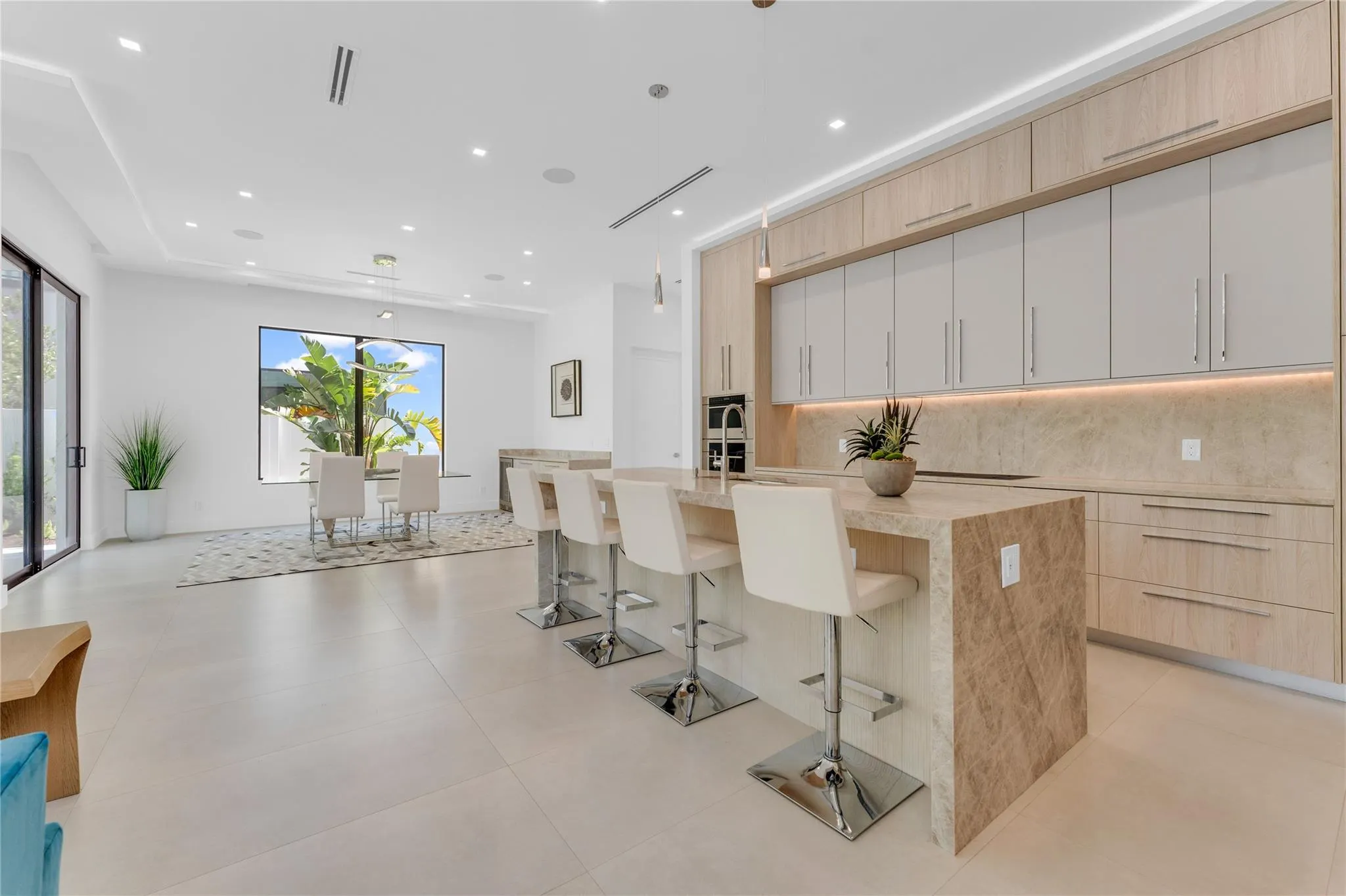 235 NE 11th Street