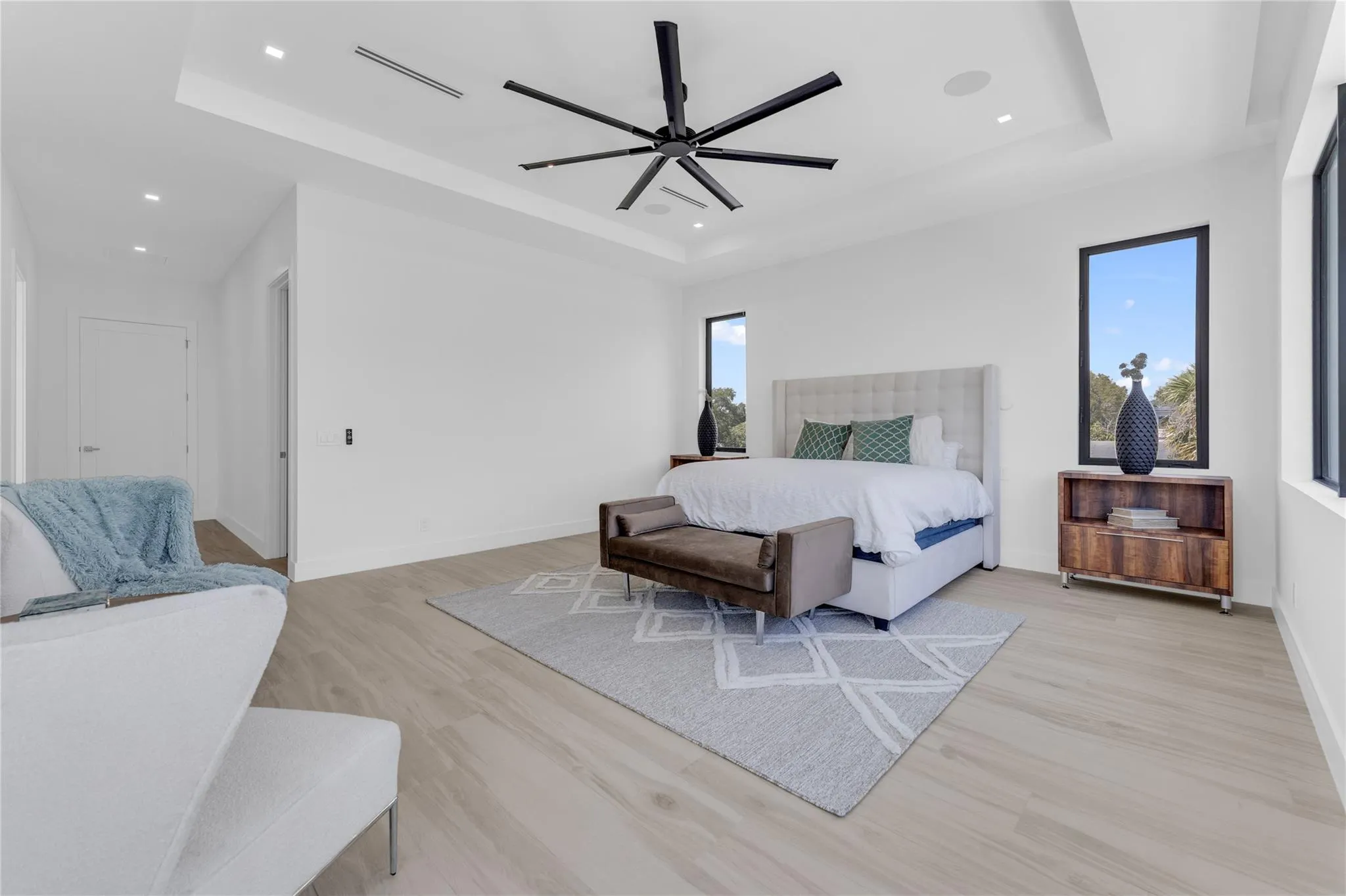 235 NE 11th Street