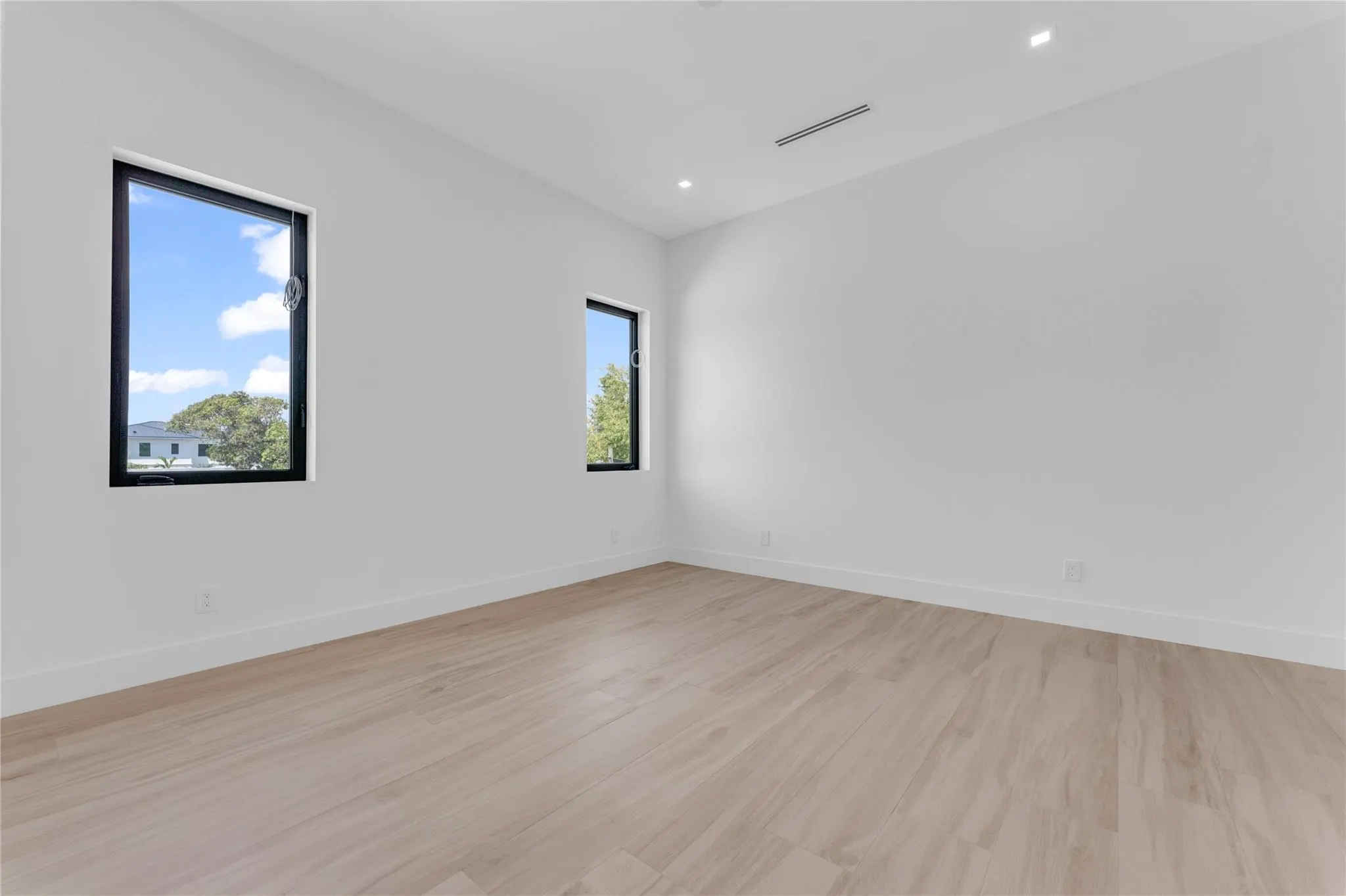 235 NE 11th Street