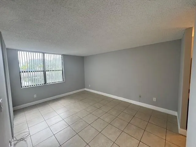 40 NW 76th Ave, #104-1