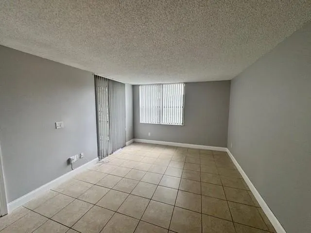 40 NW 76th Ave, #104-1