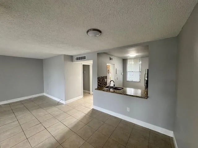 40 NW 76th Ave, #104-1
