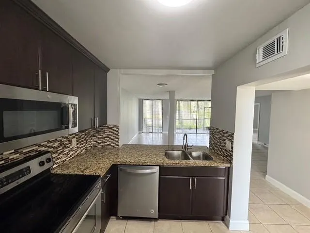 40 NW 76th Ave, #104-1