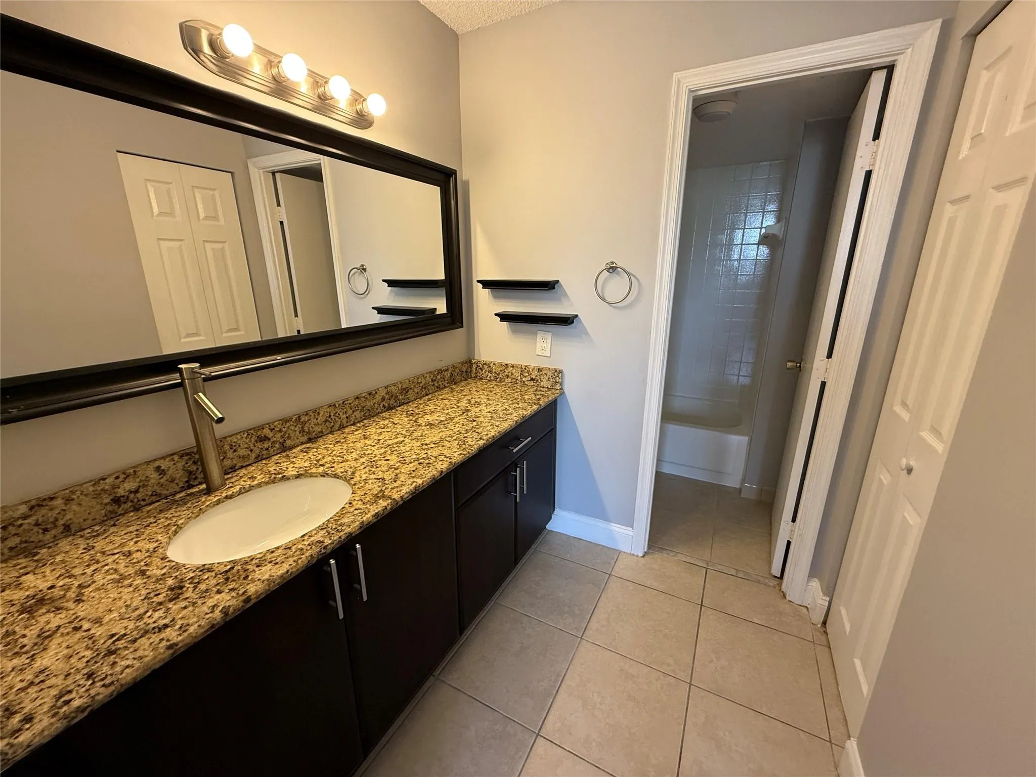 40 NW 76th Ave, #104-1