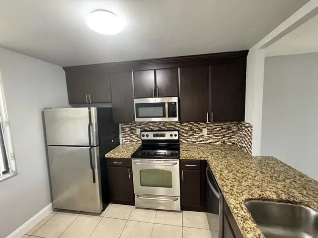 40 NW 76th Ave, #104-1