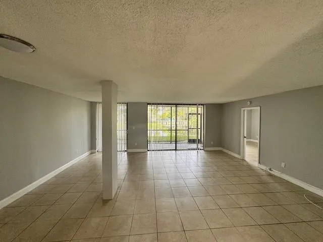 40 NW 76th Ave, #104-1