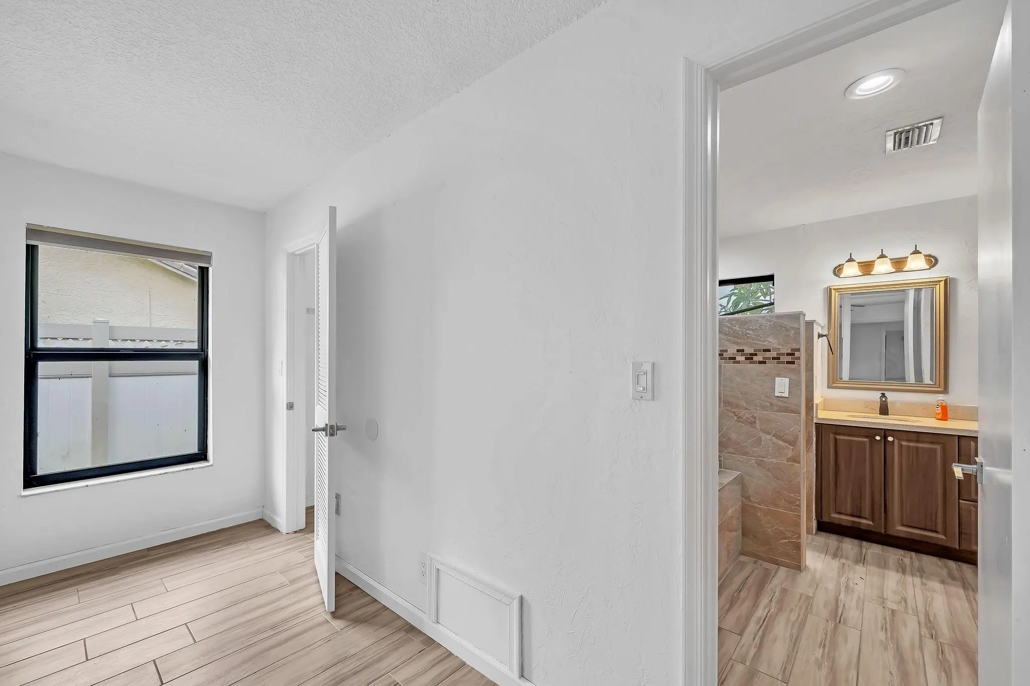 303 NW 105th Ter