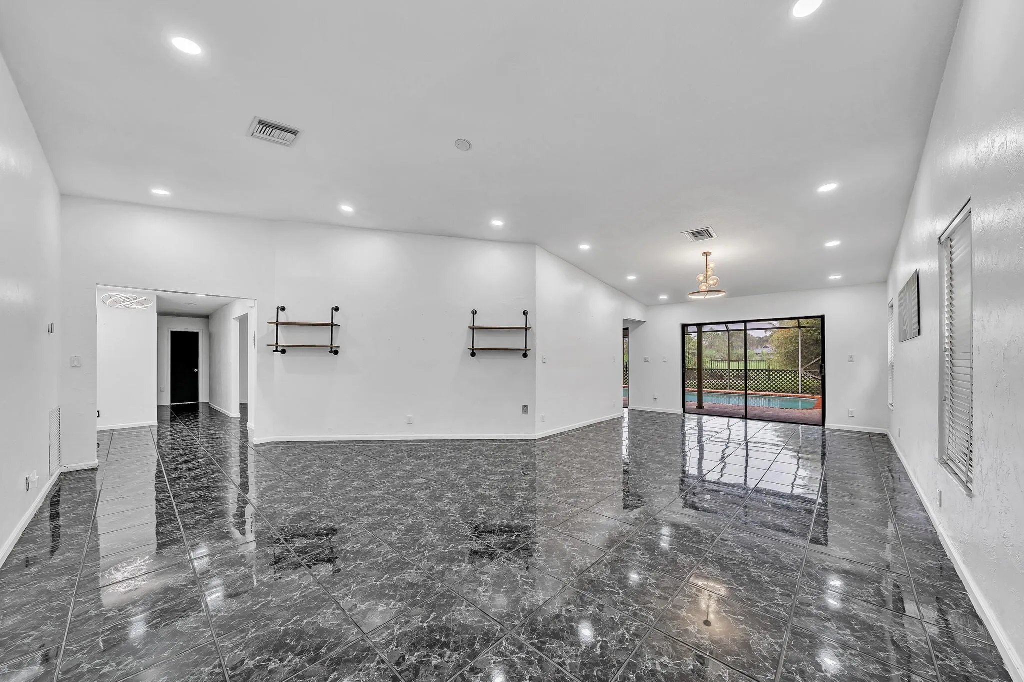 303 NW 105th Ter