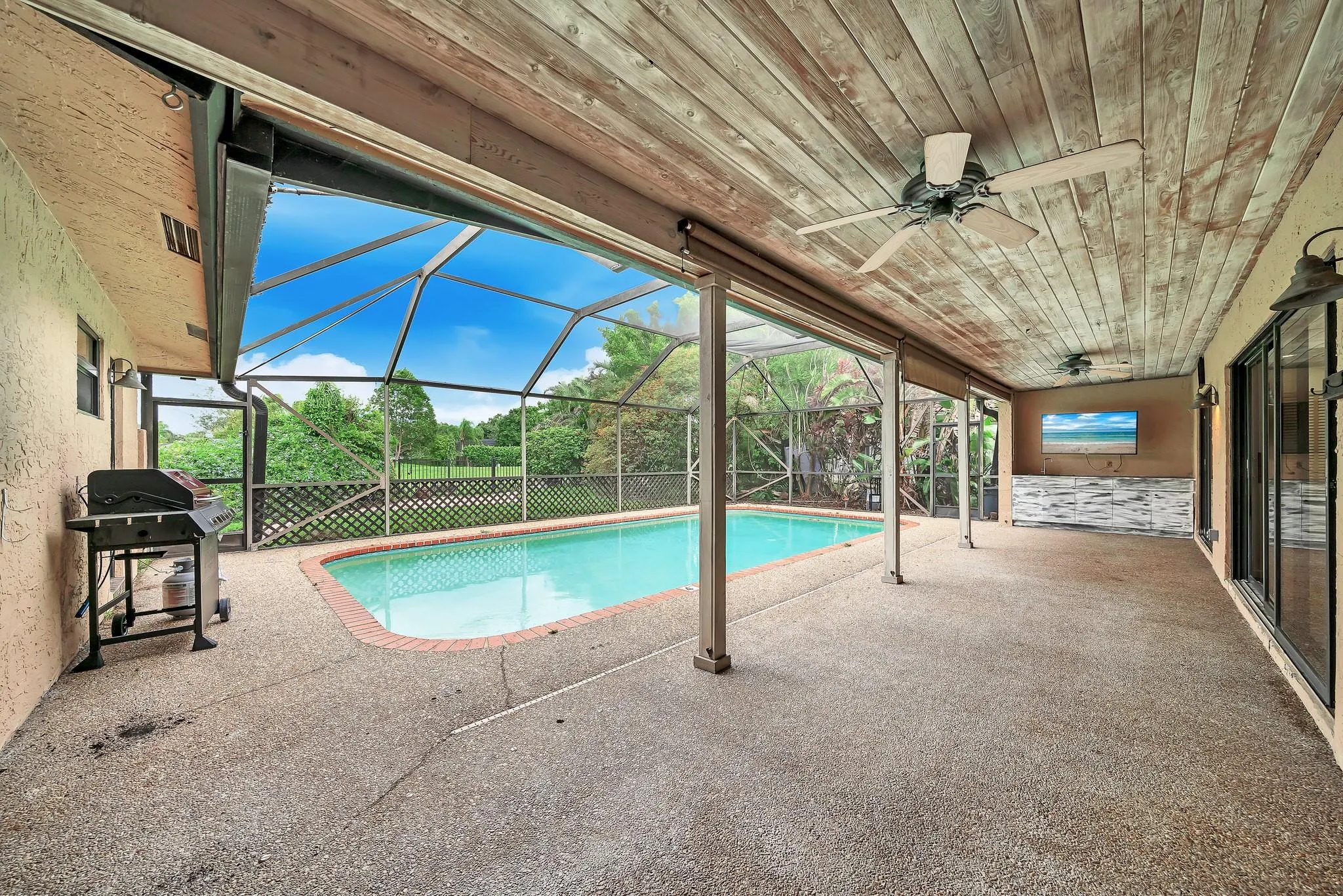 303 NW 105th Ter