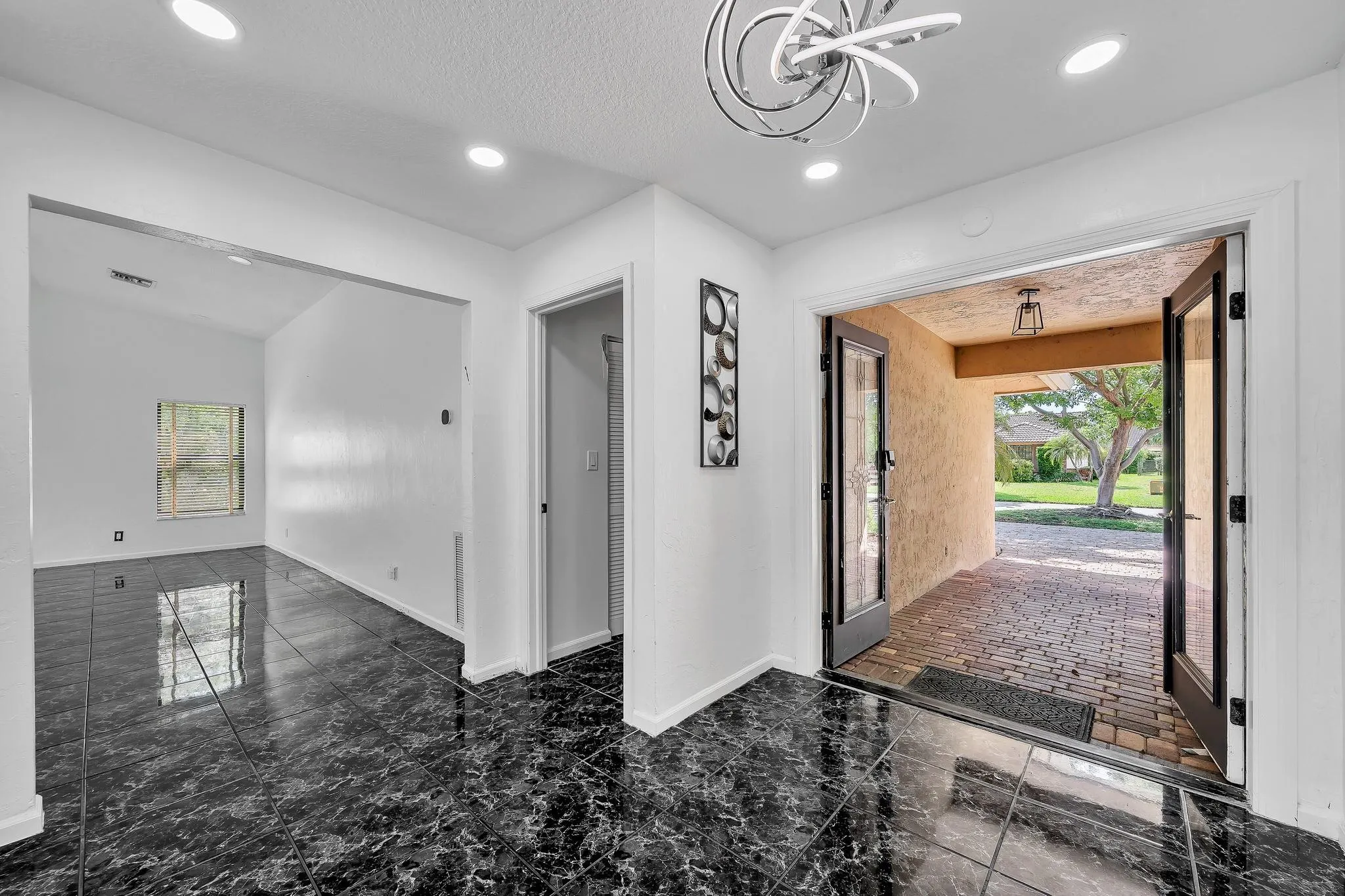 303 NW 105th Ter
