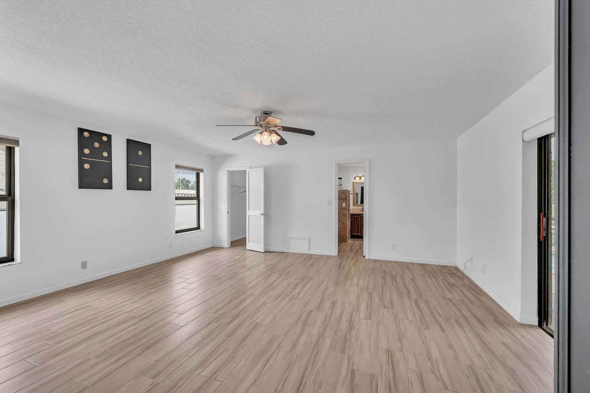 303 NW 105th Ter