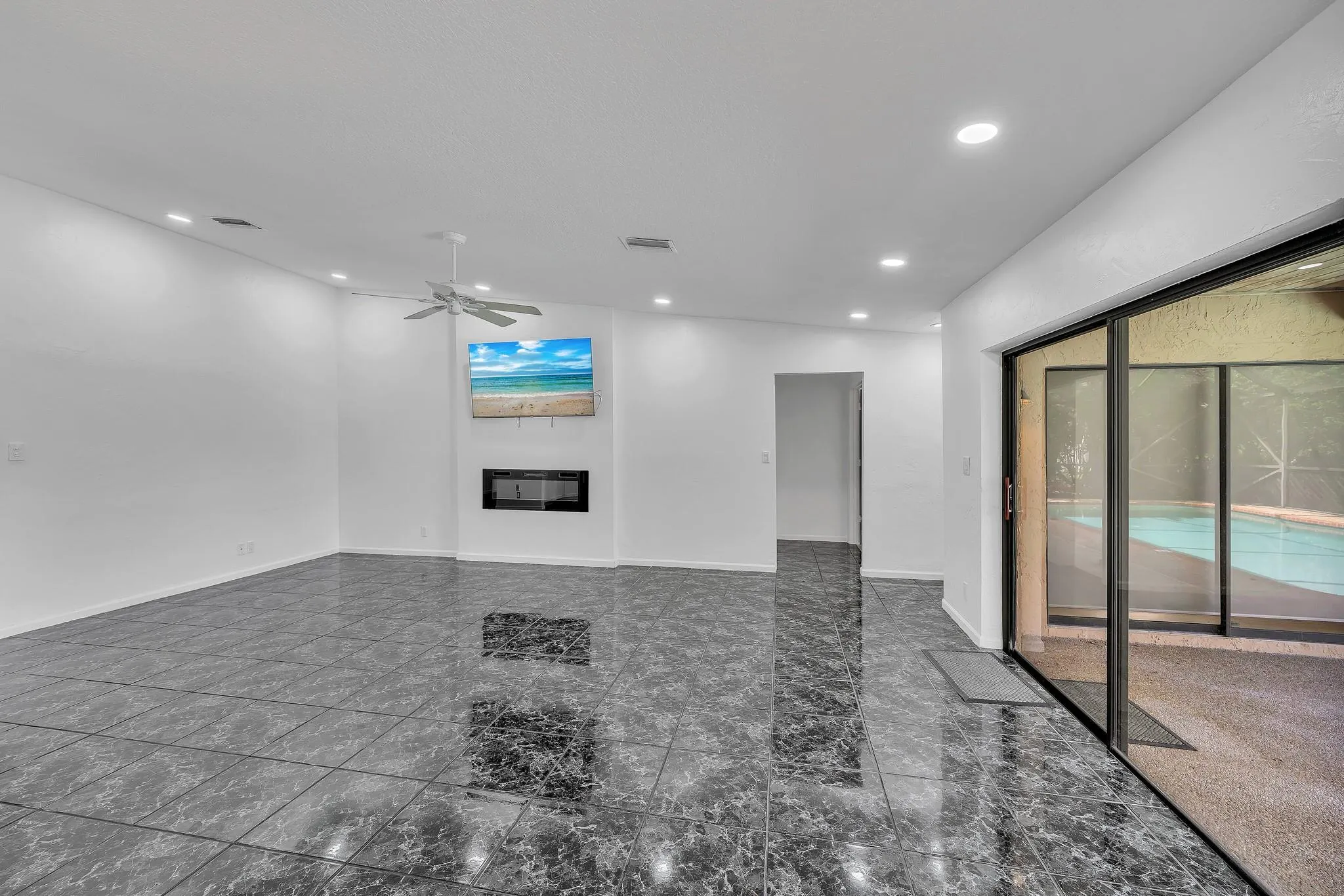 303 NW 105th Ter
