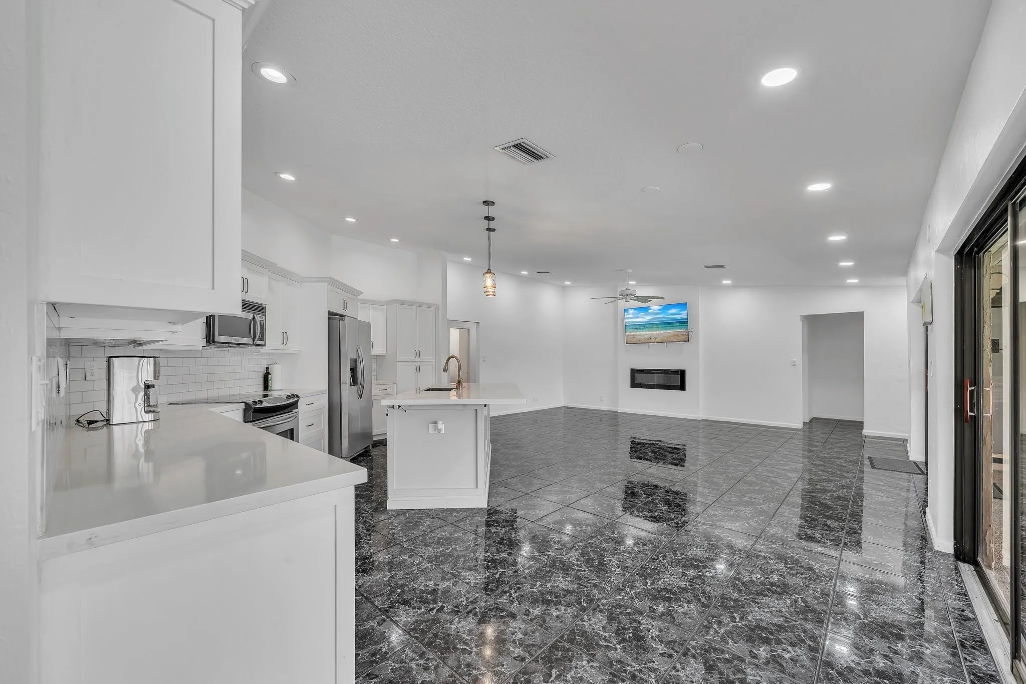 303 NW 105th Ter
