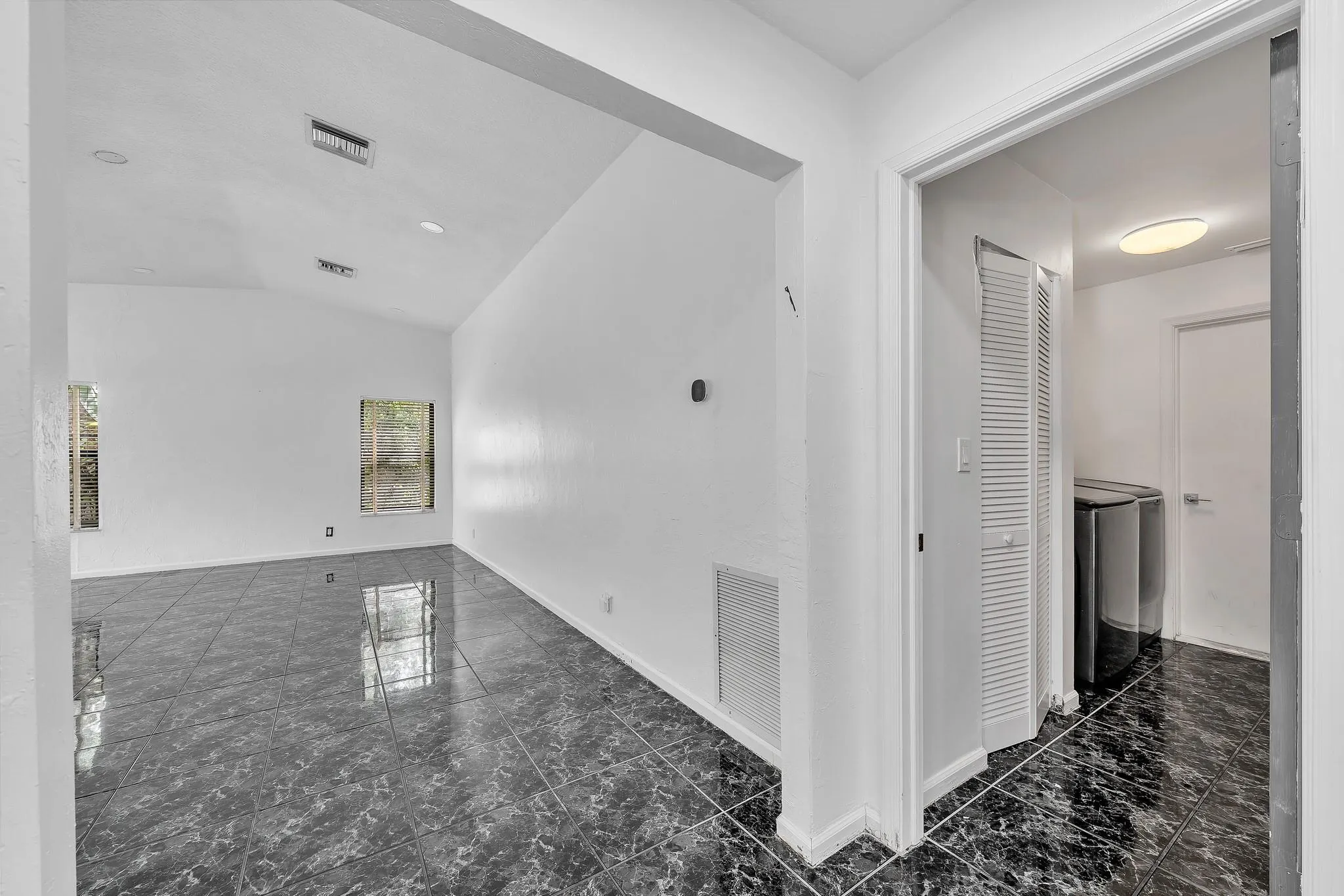 303 NW 105th Ter