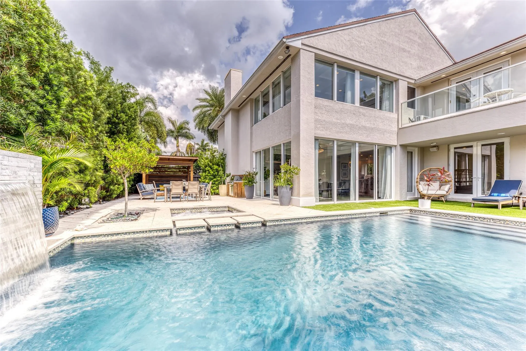524 Poinciana Dr.