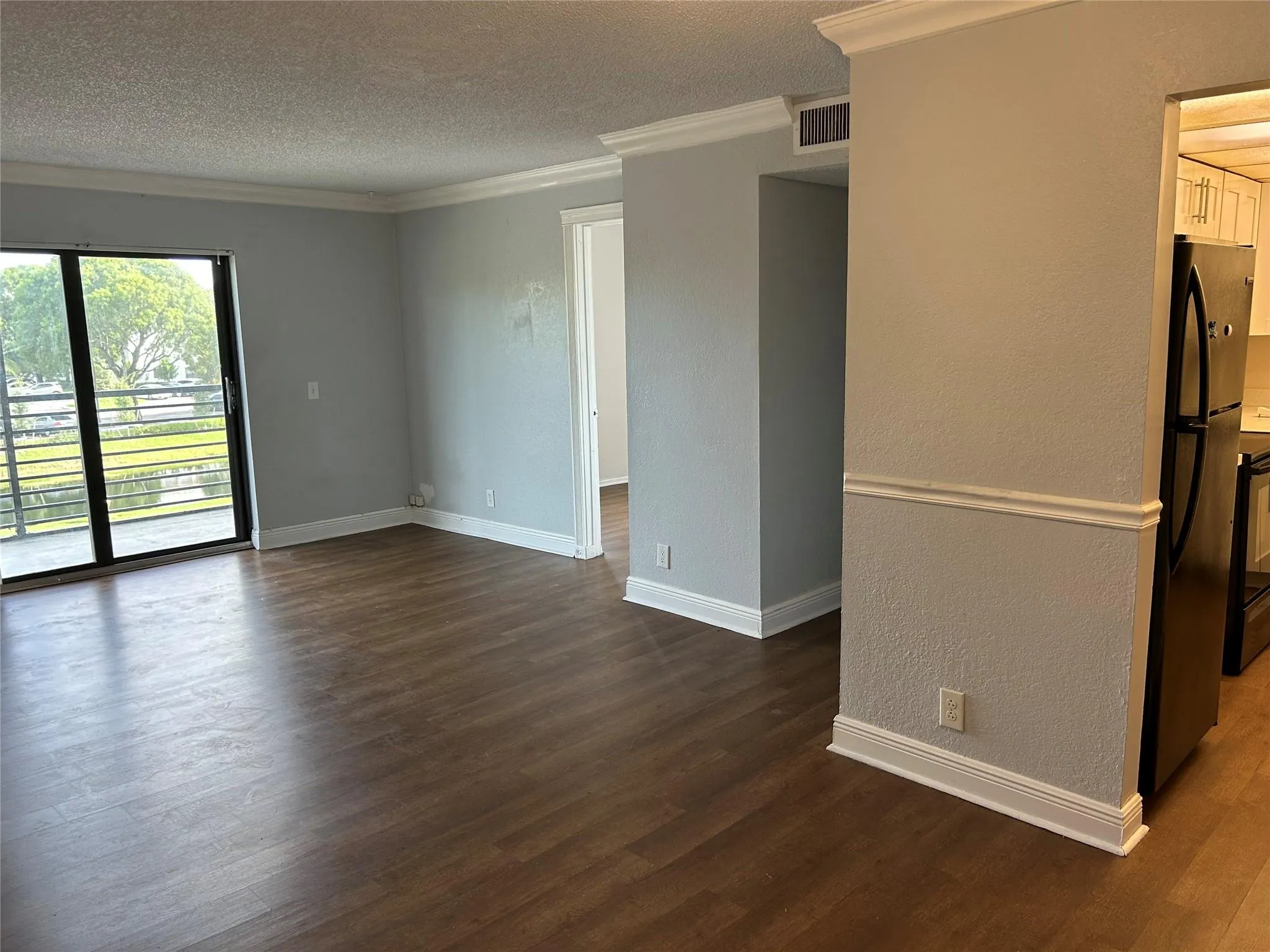 3700 N Pine Island Rd, #310