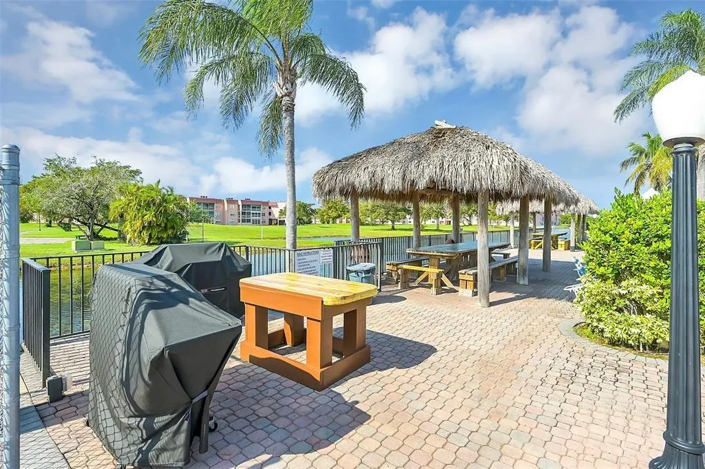 9481 Sunrise Lakes Blvd, #310